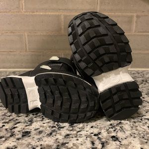 Wonder Nation toddler Boys Winter Boots Size 7. Never worn. New without tags.